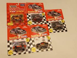 lot 87 image: Racing Champion 164th Scale Die Cast Cars