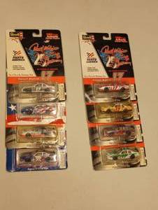 lot 90 image: Revell Racing 164th Scale Die Cast Cars