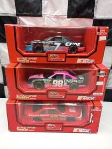 lot 96 image: Racing Champions 124th Scale Die Cast Cars