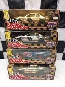 lot 97 image: Racing Champions Gold 124th Scale Die Cast Cars