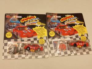 lot 99 image: Racing Champions Roaring Racers 164th Scale Die Cast Cars