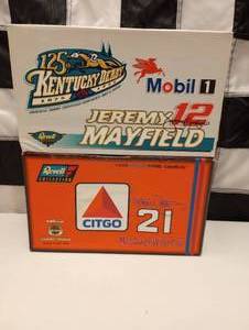 lot 104 image: Revell 124th Scale Die Cast Cars