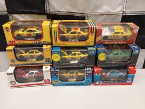 lot 106 image: Revell 164th Scale Die Cast Cars