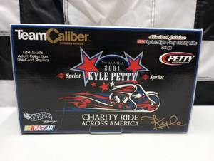 lot 138 image: Team Caliber 2001 Sprint  Kyle Petty Charity Ride 124th Scale Die Cast Car