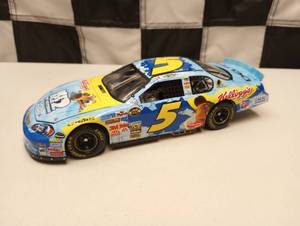 lot 154 image: Action Elite Kyle Busch #5 Kelloggs  Ice Age 2 124th Scale Die Cast Car Low Serial #.