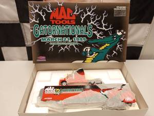 lot 200 image: Mac Tools Gatornationals Aeromax 164th Scale Die Cast Hauler