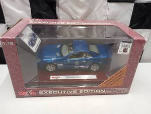 lot 272 image: Maisto Executive Edition Mercedes Benz SI Class 118th Scale Die Cast Car