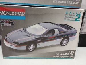 lot 321 image: Monogram 124th & 125th scale model kits