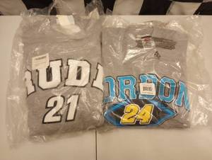 lot 343 image: Nascar Racing Adult Medium Sweatshirts