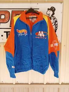 lot 368 image: Logo Athletic XL Petty #44 Hot Wheels Racing Jacket