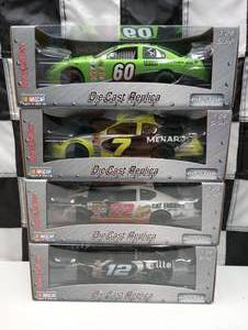 lot 478 image: Team Caliber Pit Stop 124th Scale Die Cast Cars