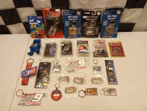 lot 432 image: Lot Of Nascar Assorted Key Chains