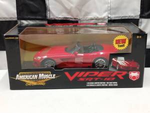 lot 508 image: American Muscle Ertl Collectible Viper SRT-10 118th Scale Die Cast Car