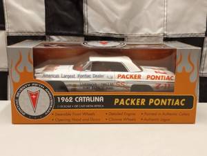 lot 509 image: Ertl Collectibles 1962 Catalina Packer Pontiac 75 Anniversary 118th Scale Die Cast Car