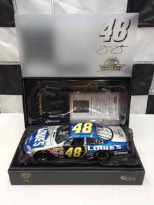 lot 519 image: Owners Elite Jimmie Johnson #48 Lowes  Nextel 124th Scale Die Cast Car