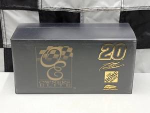 lot 521 image: Owners Elite Tony Stewart #20 Home Depot 124th Scale Die  Cast Car