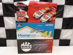 lot 541 image: Action 124th Scale Die Cast Cars