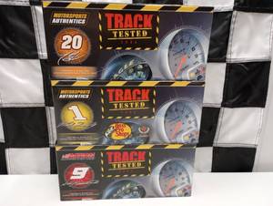 lot 543 image: Action Track Tested 124th Scale Die Cast Cars