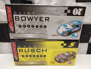 lot 566 image: Action 2006 124 Scale Special Paint Scheme Clit Bowyer & Kyle Busch