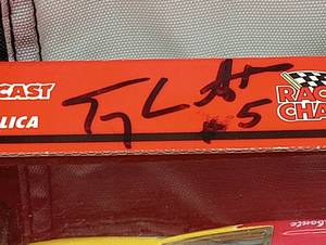 lot 580 image: Autographed Racing Champions 124 Terry Labonte #5