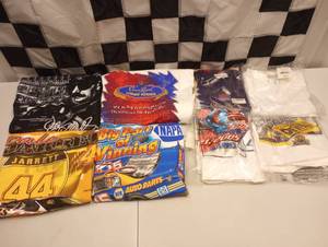 lot 615 image: Nascar Adult Medium  T-Shirts