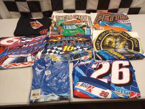 lot 620 image: Nascar Adult Large T-Shirt