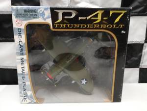 lot 674 image: Motor Max Die Cast P47 Thunderbolt Airplane