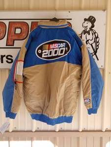 lot 641 image: New Chase Authentic Nascar 2000  Large Jacket