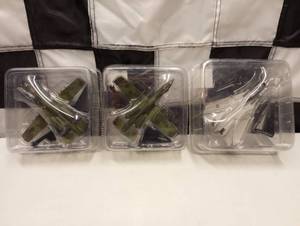 lot 676 image: (3) 164 Die Cast Military Airplanes