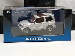 lot 723 image: Autoart Mitsubishi Pajero 143rd Scale Die Cast Car