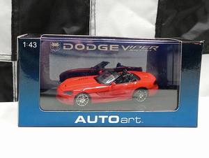 lot 725 image: Autoart Dodge Viper SRT-10 143rd Scale Die Cast Car