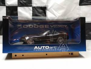 lot 734 image: Autoart Performance Dodge Viper SRT -10 118th Scale Die Cast Car