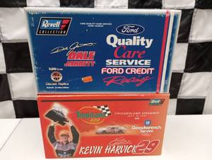 lot 762 image: Revell 124th Scale Die Cast Cars