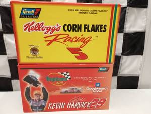 lot 763 image: Revell 124th Scale Die Cast Cars