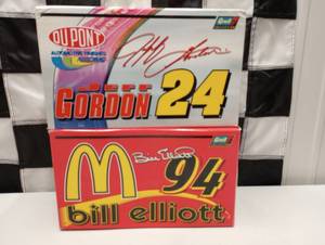 lot 764 image: Revell 124th Scale Die Cast Cars