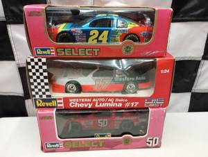 lot 767 image: Revell 124th Scale Die Cast Cars