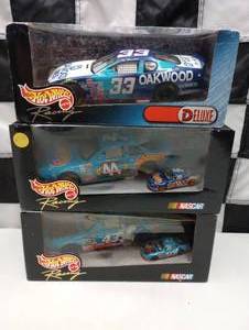 lot 769 image: Hot Wheel Racing 124th Scale Die Cast Cars