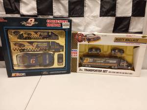 lot 787 image: Die Cast Transporter Gift Sets
