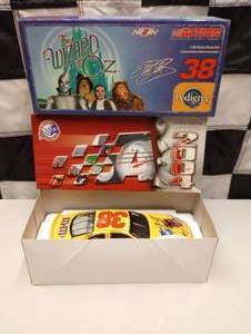 lot 820 image: Autographed Elliott Sadler 124 Action Die Cast Car