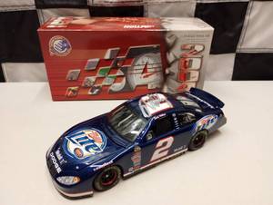 lot 821 image: Autographed Rusty Wallace 124 Scale Die Cast Car