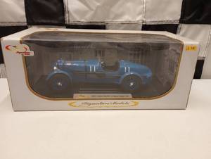 lot 854 image: Signature Models 1934 Aston Martin Le Mans Team Car 118th Scale Die Cast