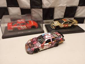 lot 868 image: Action 124th Scale Die Cast Cars