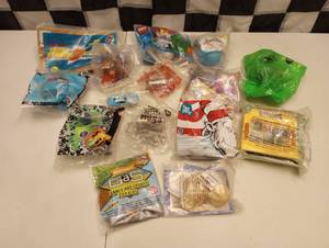 lot 899 image: Assorted Vintage McDonalds Happy Meals Toys