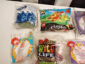 lot 902 image: Assorted Vintage McDonalds Happy Meals Toys
