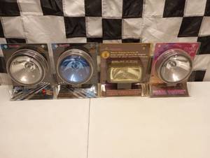 lot 910 image: (4) Assorted Blazer Driving Lights Blue Diamond