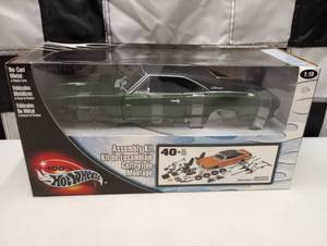 lot 917 image: Hot Wheels 1969 Dodge Charger Die Cast Assembly Kit