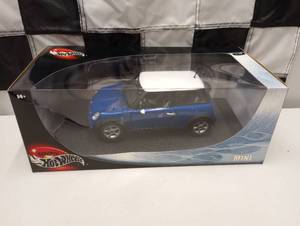 lot 923 image: Hot Wheels Mini Couper 118th Scale Die Cast