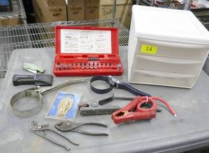 lot 14 image: Storage cabinet with misc garage tools