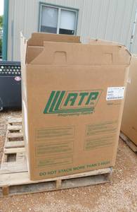 lot 89 image: Cratepallet full of split wood (Ash)