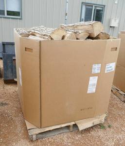 lot 90 image: Cratepallet full of split wood (Ash)